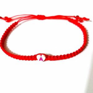 Bratara rosie impletita cu initiala A