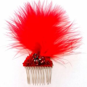 Pieptene mic ornat cu margele si pene rosii