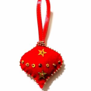 Ornament pentru brad – glob rosu din fetru