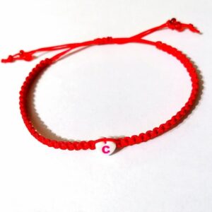 Bratara rosie impletita cu litera C