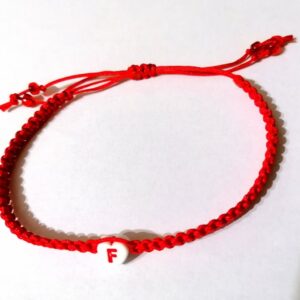 Bratara rosie impletita cu litera F