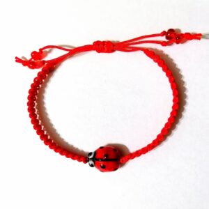 Bratara rosie impletita cu buburuza (pentru copii mari)