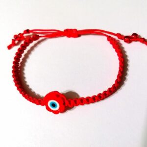 Bratara rosie impletita cu ochi magic