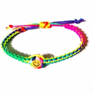 Bratara impletita multicolora cu floare curcubeu