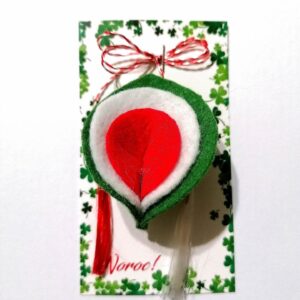 Martisor din fetru verde-alb-rosu