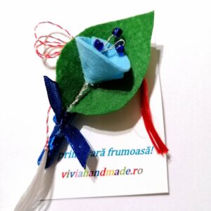 Martisor cu floare bleu