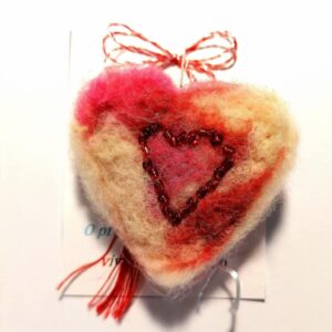 Mărțișor inimioară din lână